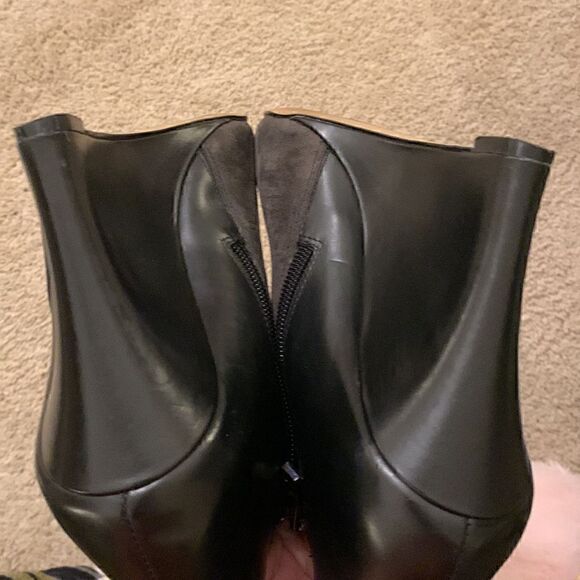 Ann Taylor Black &‎ Gray Leather Suede Pointed Toe Wedge Booties Boots size 9 - Picture 6 of 8